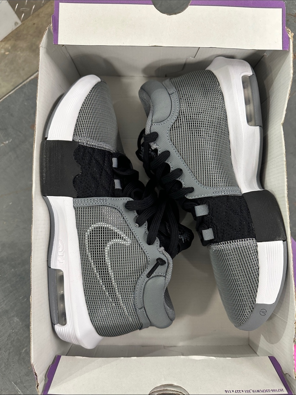 Nike LeBron Witness VIII - Picture 6 of 6
